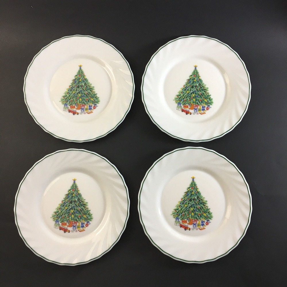 4 Salem Noel 8” Bread/Dessert Plate with‎ Tree And Toys Made Of Milk Glass